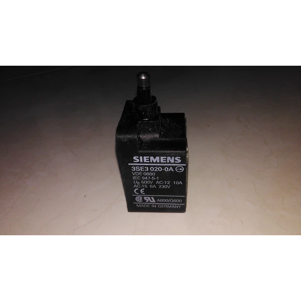 Limit Switch SIEMENS 3SE3 020-0A